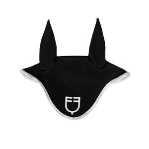 eth09023l-black-white-gorro-corto-de-tejido-tecnico-con-logo-equestro-blanco-y-negro