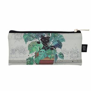 tropl34h01-estuche-gatito-plano-monstera-mujer-kiub-bug-art-blanco-verde-negro-6x19x6-cm